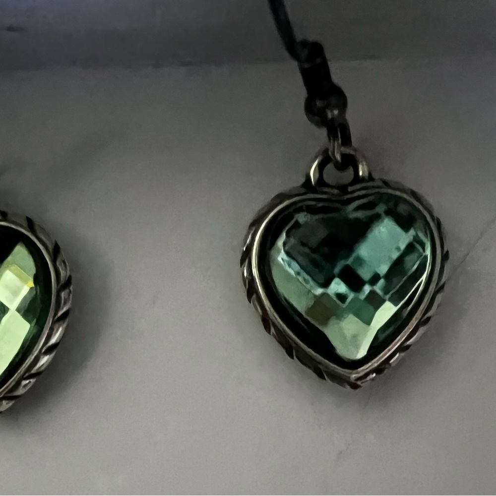 💚Brighton Heart Earrings with Green Gemstone💚 - Picture 3 of 7